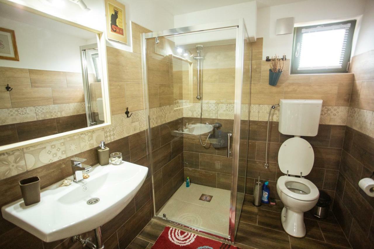 Homestay Silvani *
